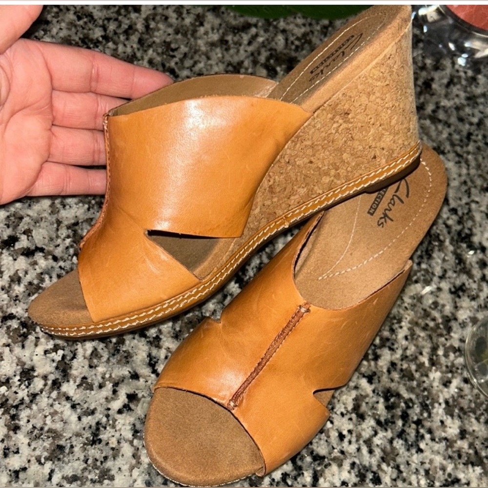 Clarks Tan Leather Wedge Sandals Peep-Toe Design